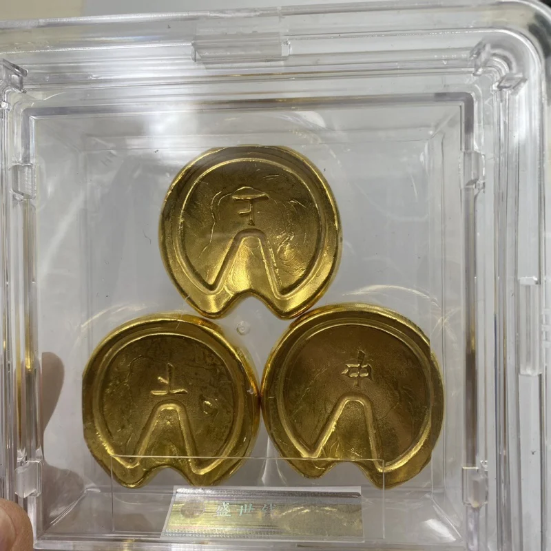 Античный золотой слиток изготовленный в годы раннего императора династии Цин