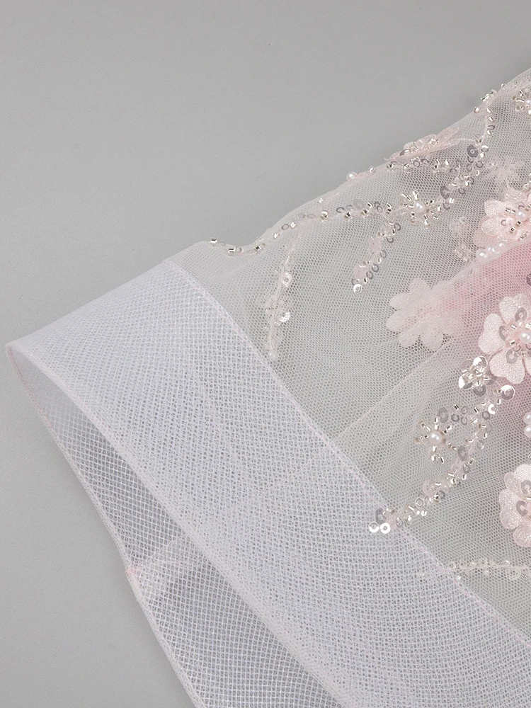 VC Длинное платье на тонких бретельках с бриллиантами и жемчугом блестками