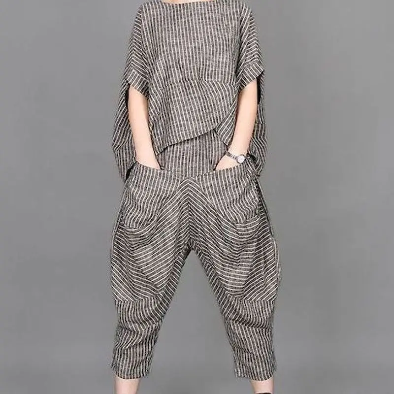 

2022 Summer New Women's Suits RETRO Art Stripe Short Sleeve T-shirt Loose Top Women's Knickerbockers Casual Pants Two Piece Sets