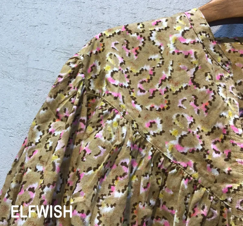 Женская блузка с цветочным принтом круглым вырезом и пуговицами спереди |