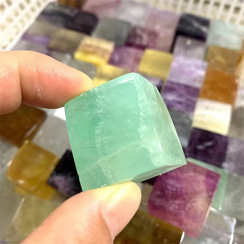 Радуга флюорита из натурального полированного драгоценного камня Хрустальный