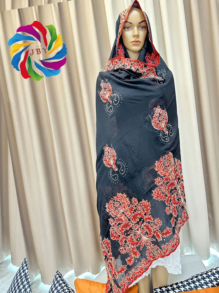 Рисунок 5 - Роскошный вышитый шарф