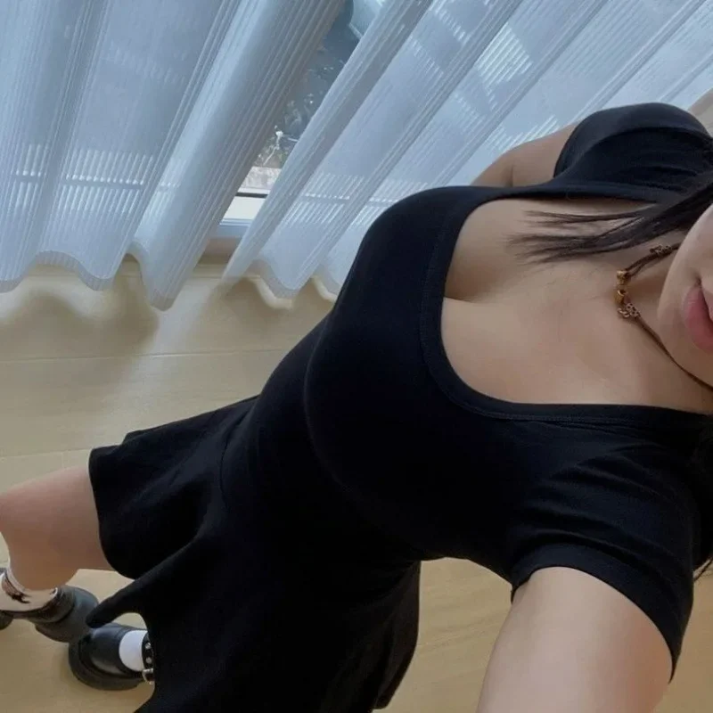 Женское мини-платье Petitemini с квадратным воротником