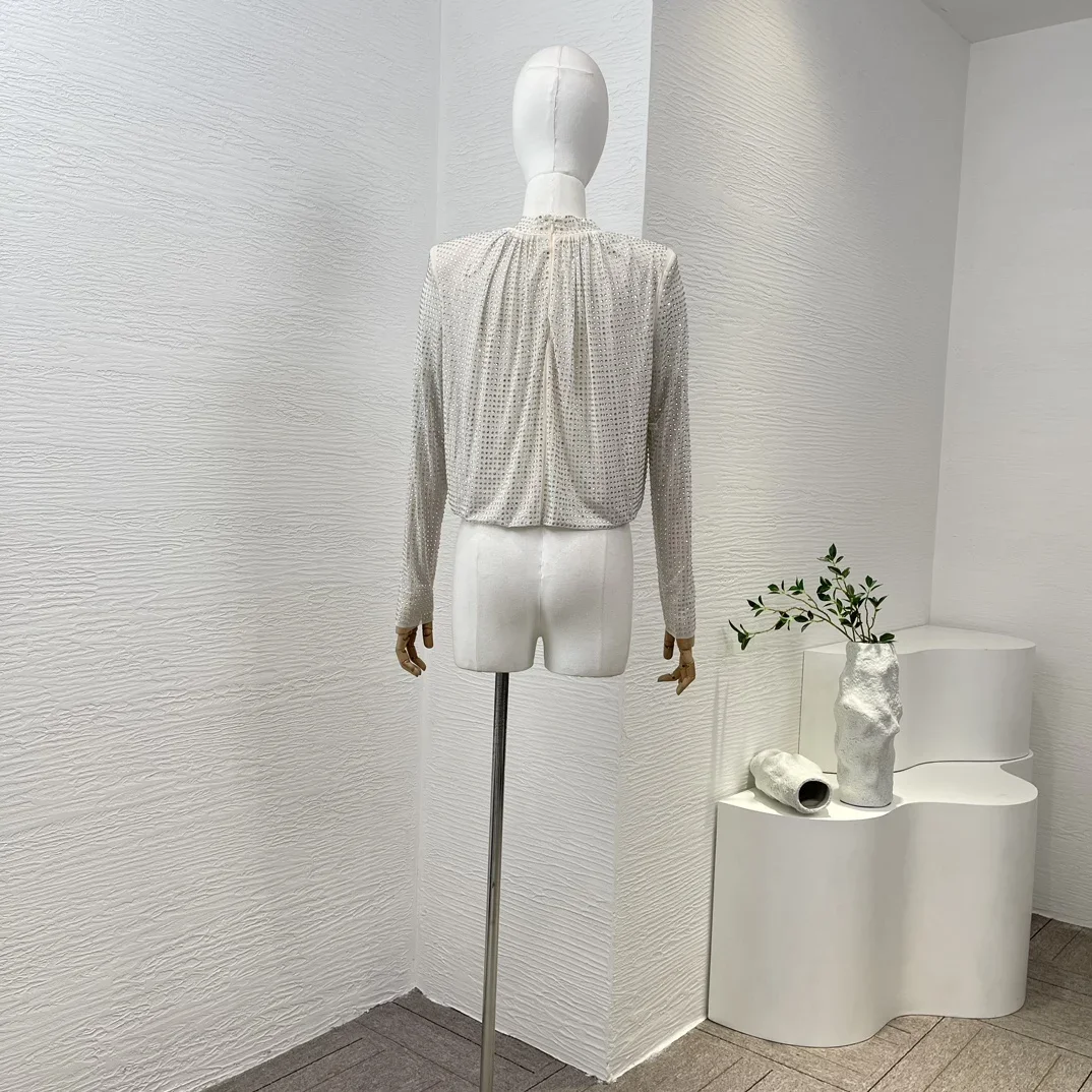 Рисунок 2 - Женская блузка с воротником-стойкой