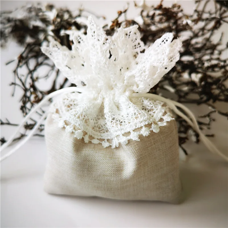 Скидка Белый кружевной Подарочный пакет для конфет с вышивкой и шнурком, 50 шт., ювелирные чайные пакеты для упаковки, товары для свадьбы, Рождества, ... Дешево Белый кружевной Подарочный пакет для конфет с вышивкой и шнурком, 50 шт., ювелирные чайные пакеты для упаковки, товары для свадьбы, Рождества, ...