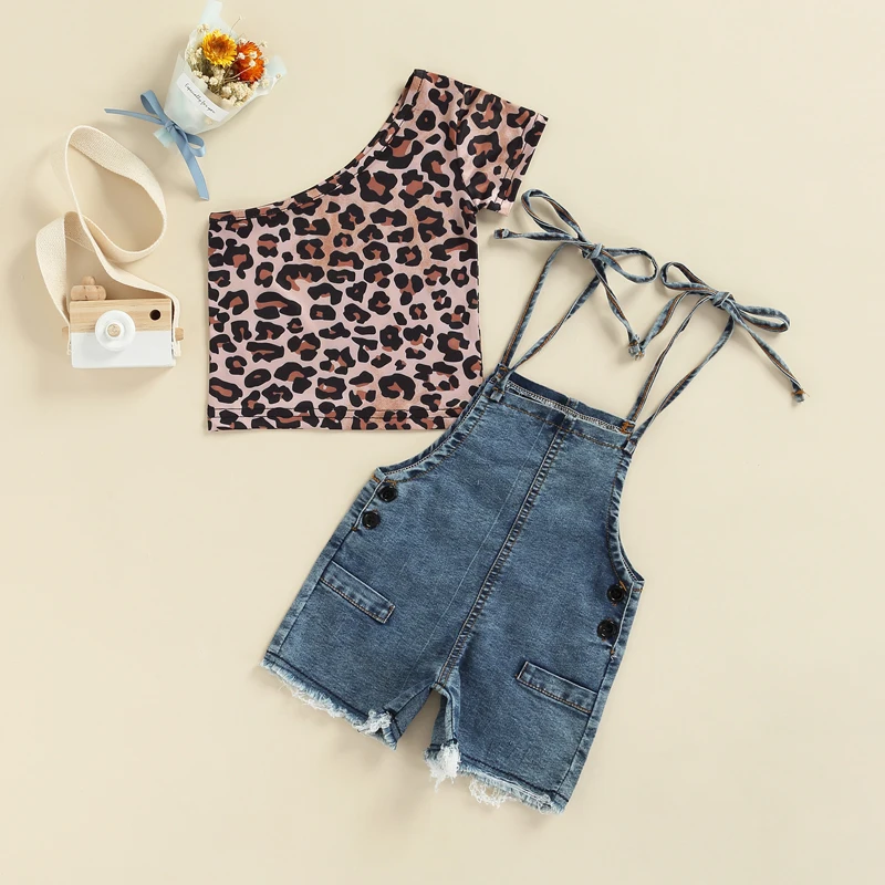 

Комплект детской одежды из 2 предметов для девочек, леопардовая футболка на одно плечо с коротким рукавом, джинсовые брюки на подтяжках, комбинезоны, детская одежда