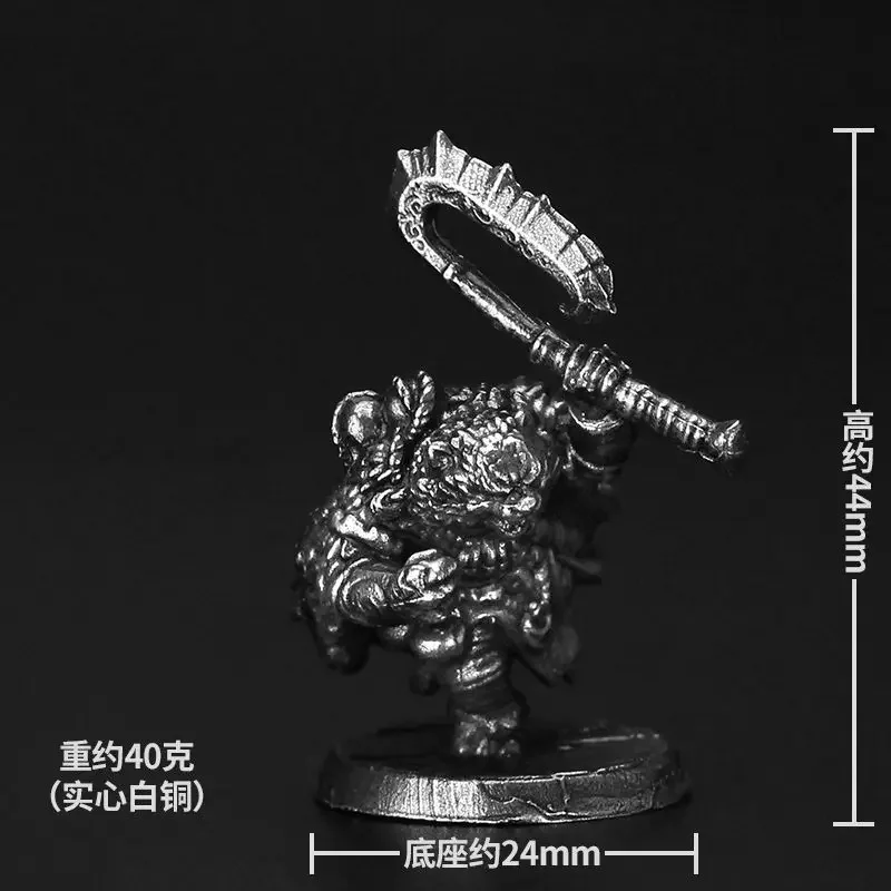 

Металлическая статуэтка воина из меди