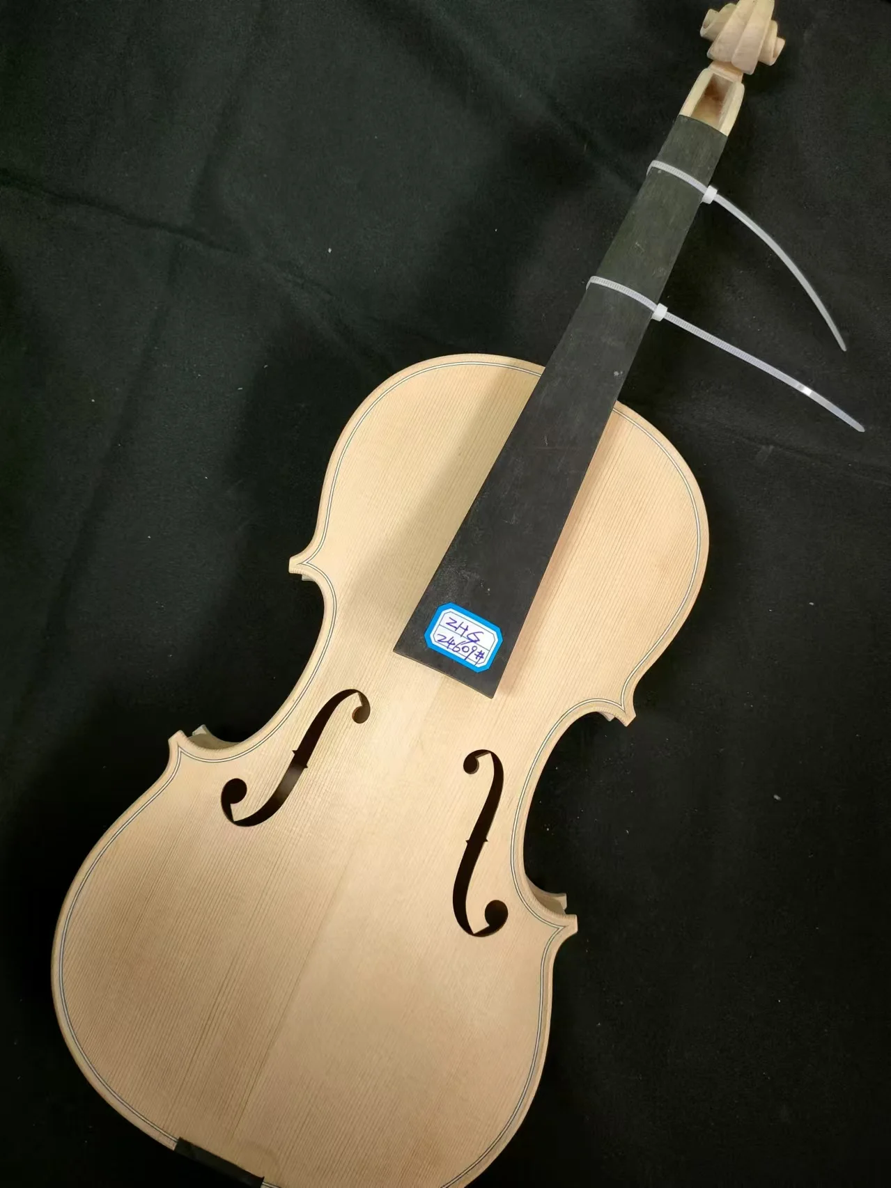 1 шт. белая скрипка ненагреваемая огненный клен задняя часть из ели верхняя 4/4