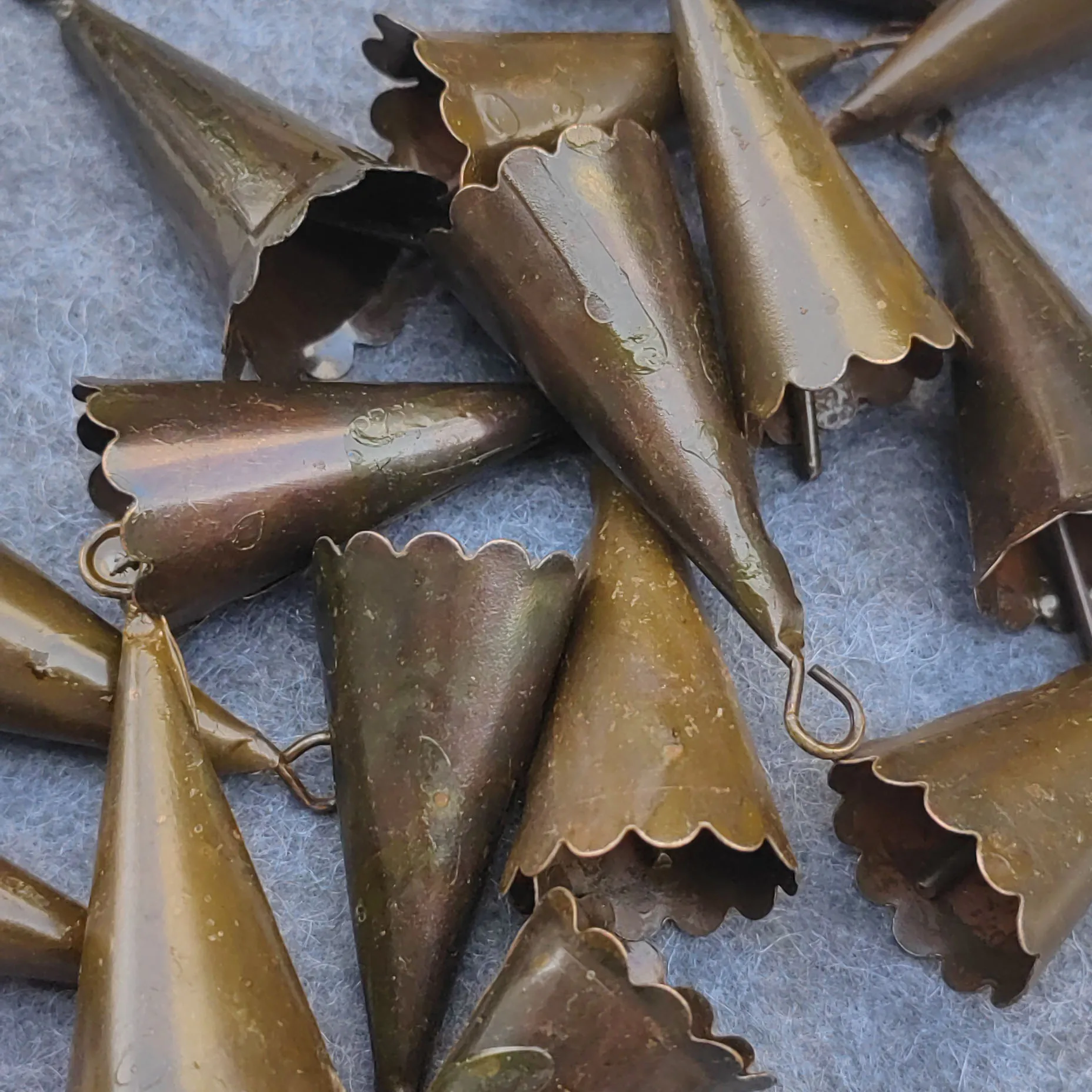 

12 шт., деревенские железные оловянные металлические винтажные колокольчики, ржавые колокольчики-трубы для гирлянды, ремесла, венок, праздничные украшения, Рождественский деко