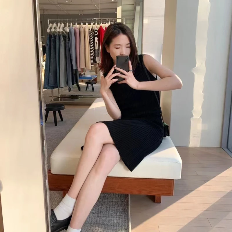 

2023 Spring and Summer New Women Dress Fashion Black Round Neck Knit Slim Sleeveless Ladies Dress