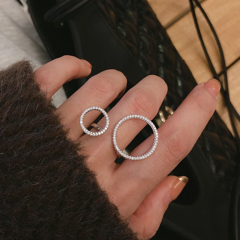 

Delicate Zircon Crystal Asymmetric Big and Small Round Circle Rings for Women 2022 New Statement Jewelry Modern Open Ring