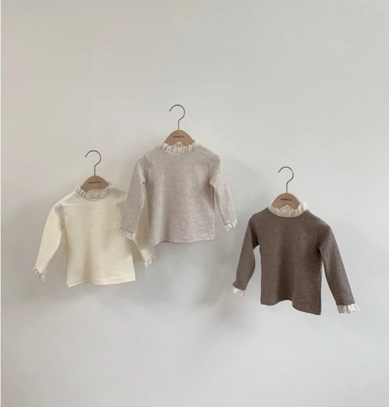 

Корейская детская Кружевная футболка с воротником, новинка 2023, нижняя рубашка для маленьких принцесс, Детская Хлопковая теплая футболка с а...