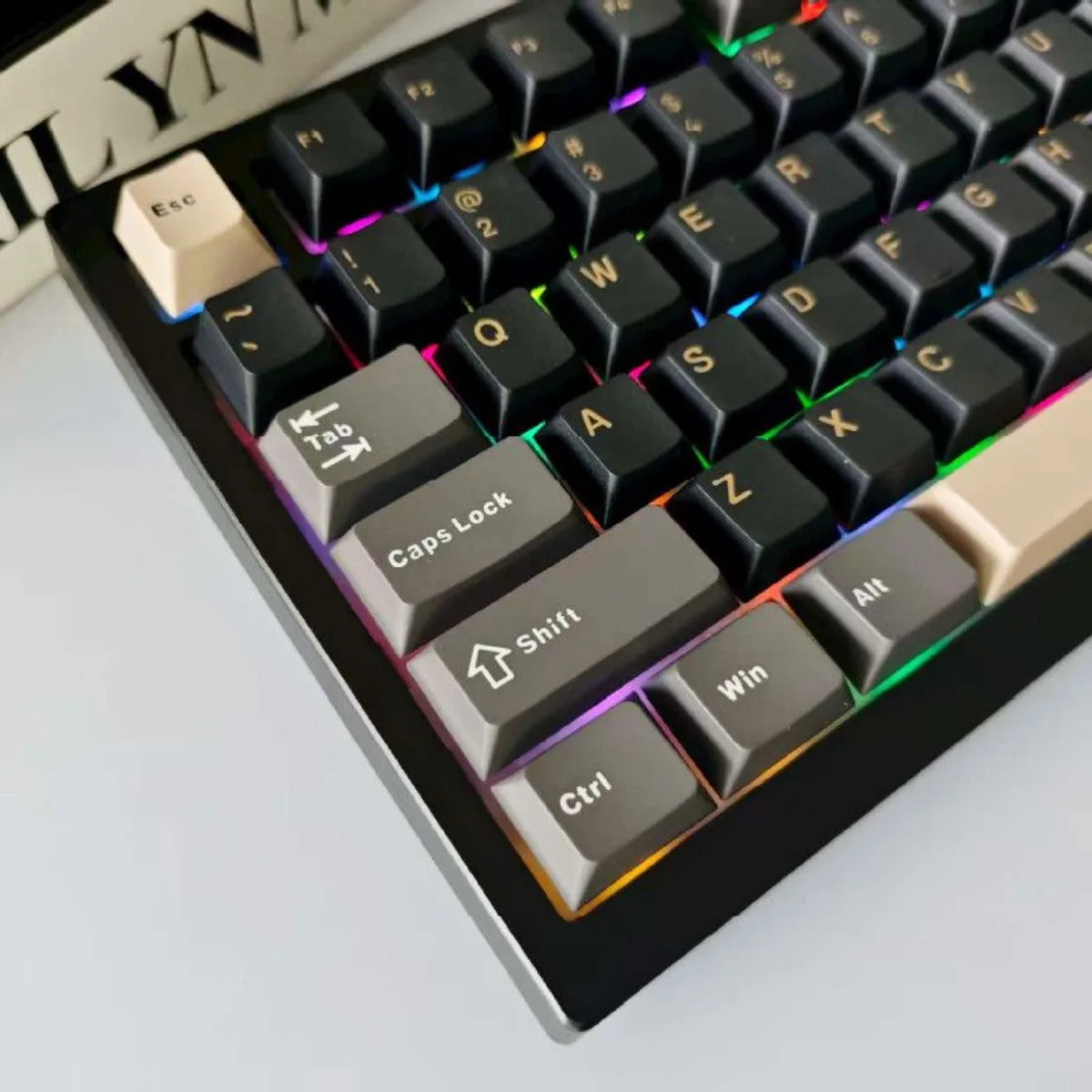 Фото Черные колпачки для клавиш Midnight Black, 126 клавиш, PBT, сублимационная печать, профиль Cherry, для игровой механической клавиатуры №2