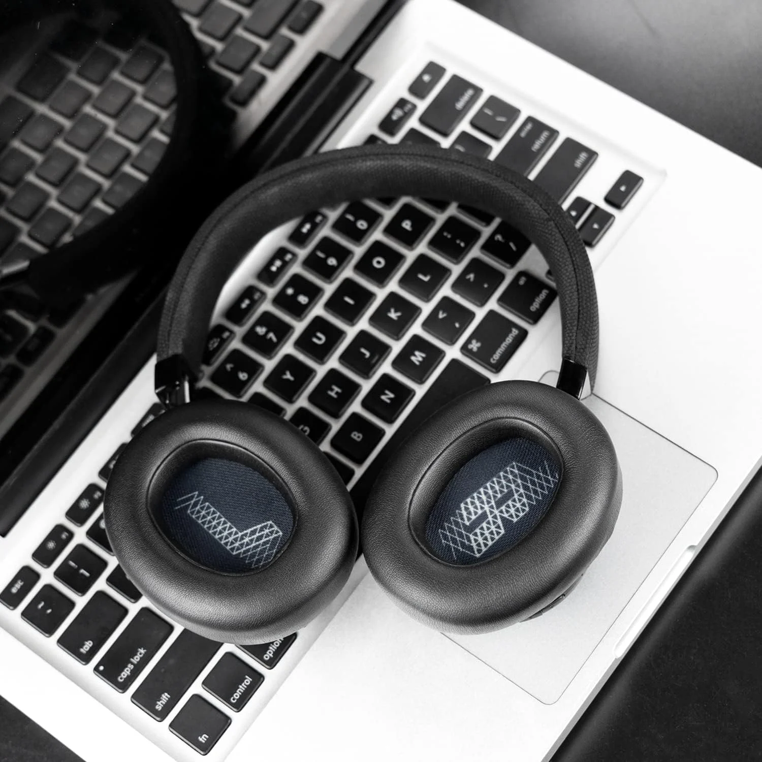 Фото Сменные амбушюры KUTOU для наушников JBL E65BTNC/Live 650BTNC/Live 770NC/Live 660NC/Duet NC, сменные аксессуары №3