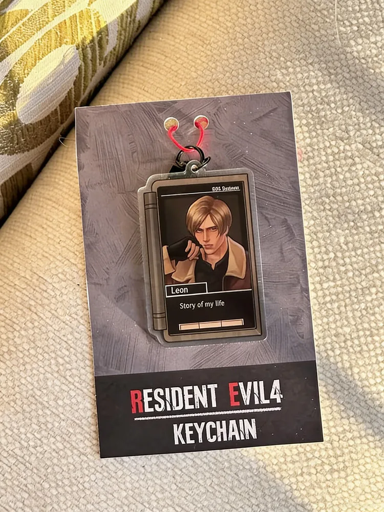 Фото Парные акриловые брелоки Resident Evil: Леон и Луис Вескер, фигурки-шармы №2