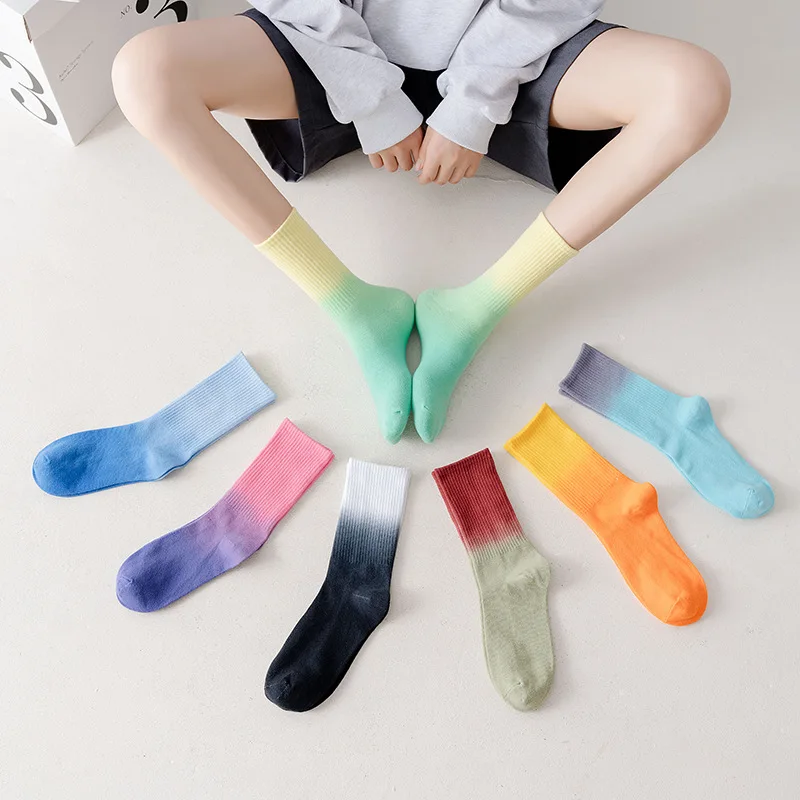 5 pairs of fade color sports socks Europe and America street skateboard casual tie dyed cotton socks