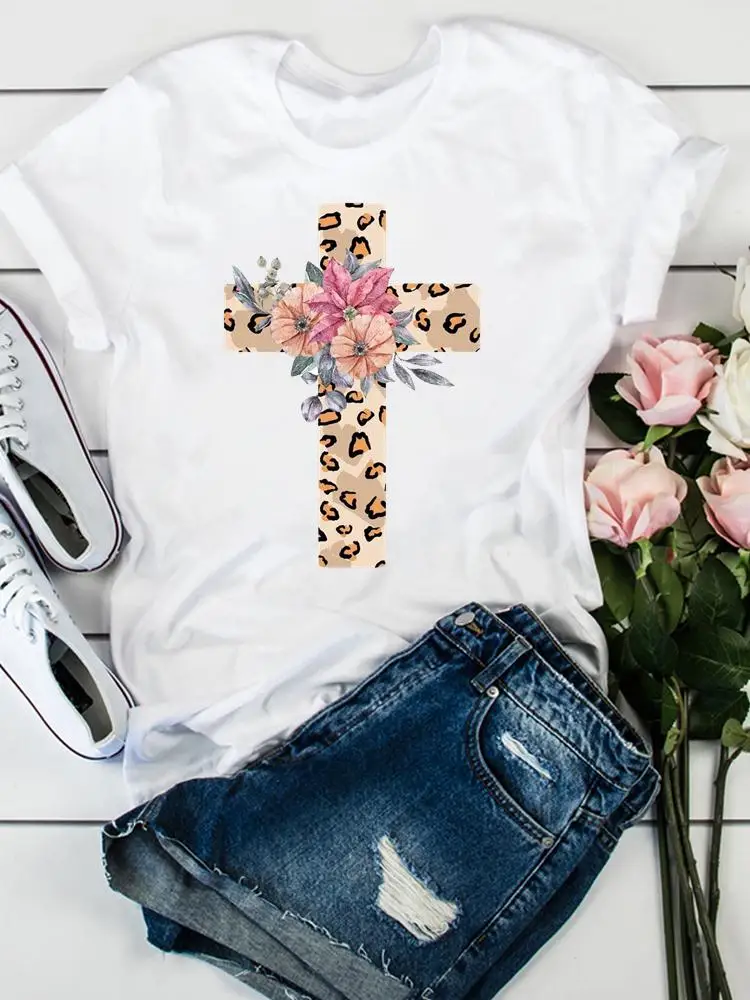 

Женская футболка с коротким рукавом, с цветочным принтом