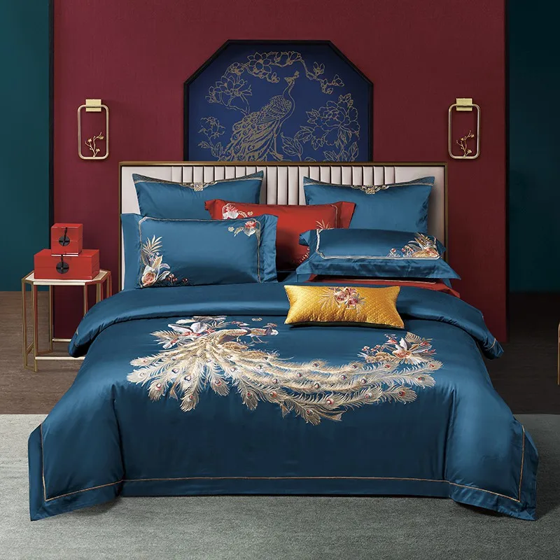 

Комплект постельного белья GRADIENT из египетского хлопка с вышивкой павлина 4 шт