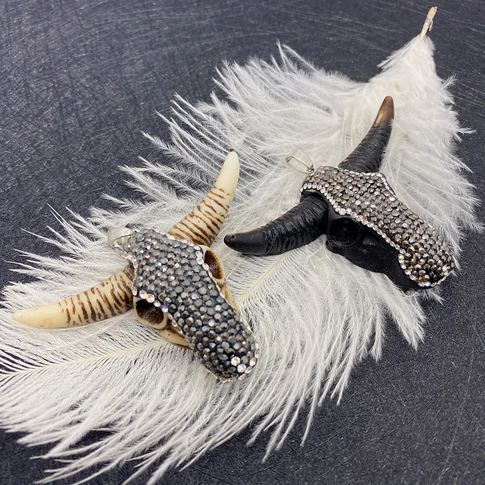 

Подвеска в виде черепа быка черного цвета, акриловая, 47x67 мм, 52x61 мм