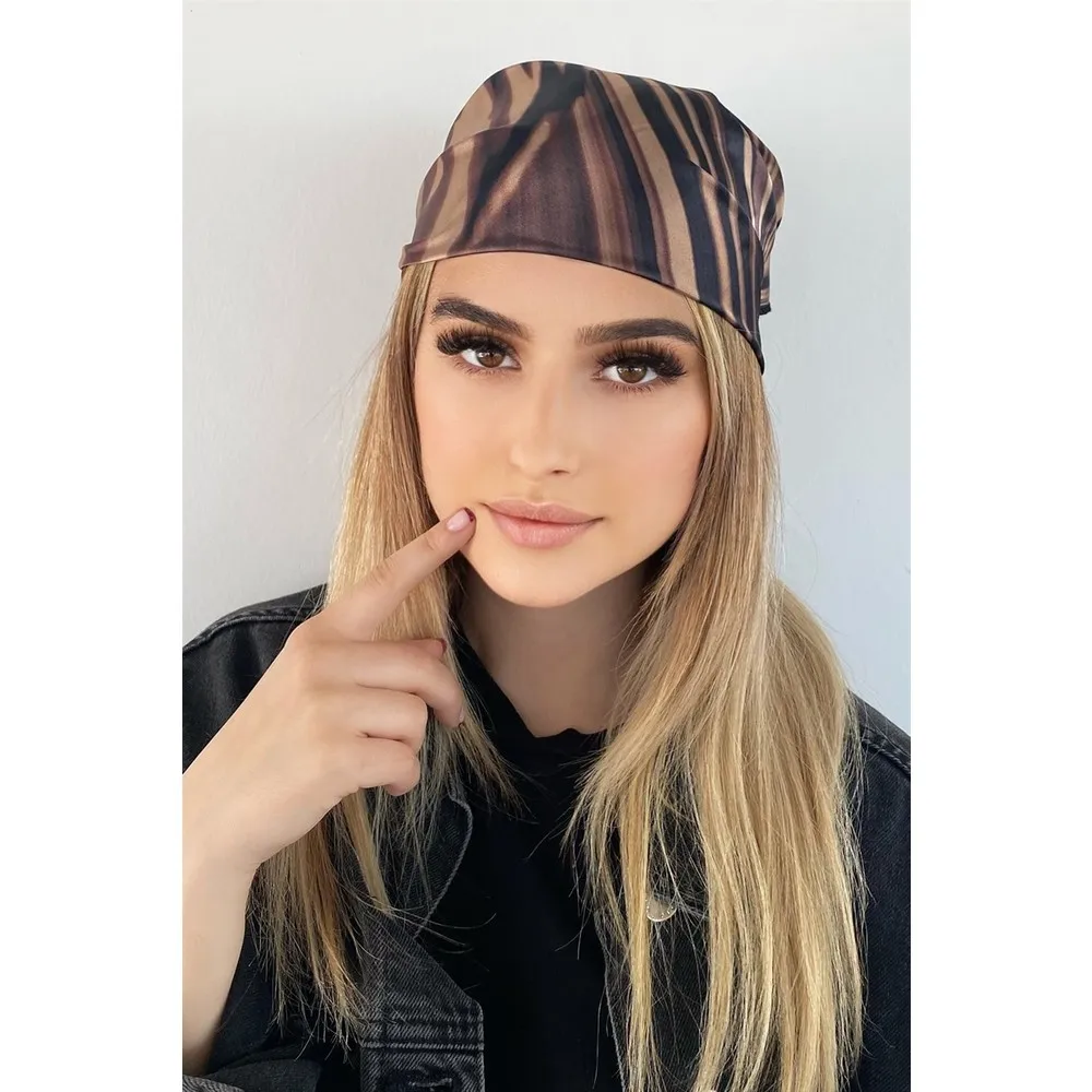 

Коричнево-черный шарф с рисунком Dorlie