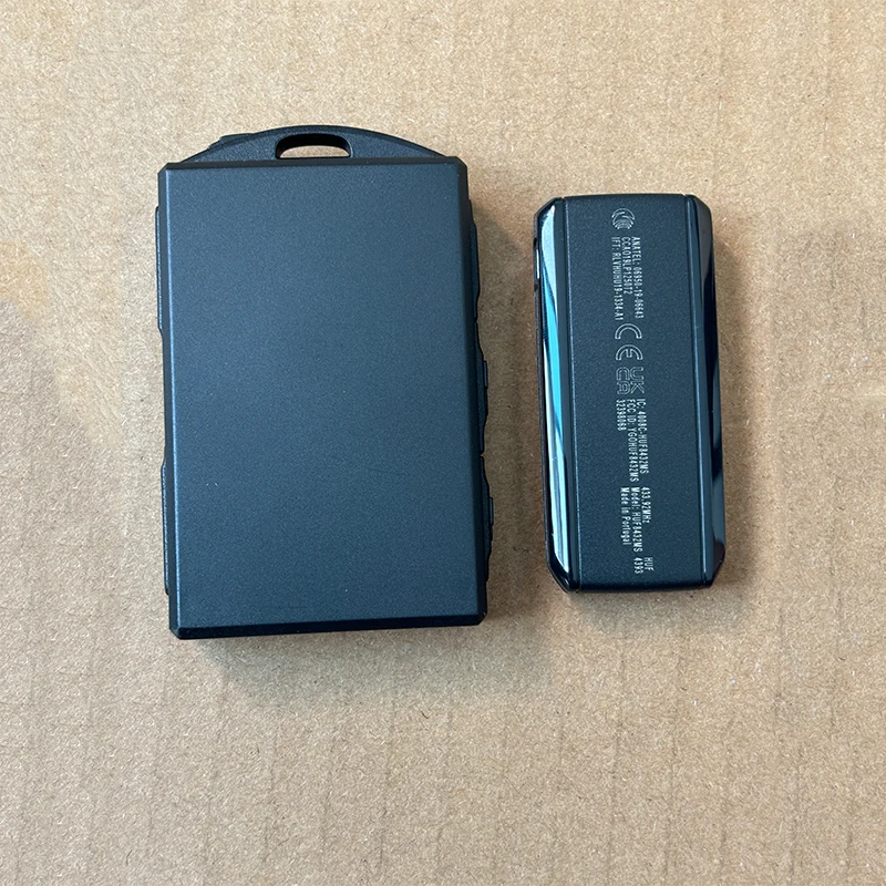 

TXK 050001 HUF8423MS оригинальный для Polestar Smart Remote Key 4 кнопки 433,92 МГц 8A чип FCCID YGOHUF8423MS