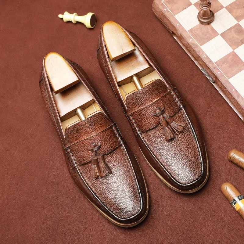

Handmade Mens Loafers Luxury Real Cow Leather Breathable Slip on Fashion Tassels Wedding Shoes Soft Leather Casual Driving Shoes