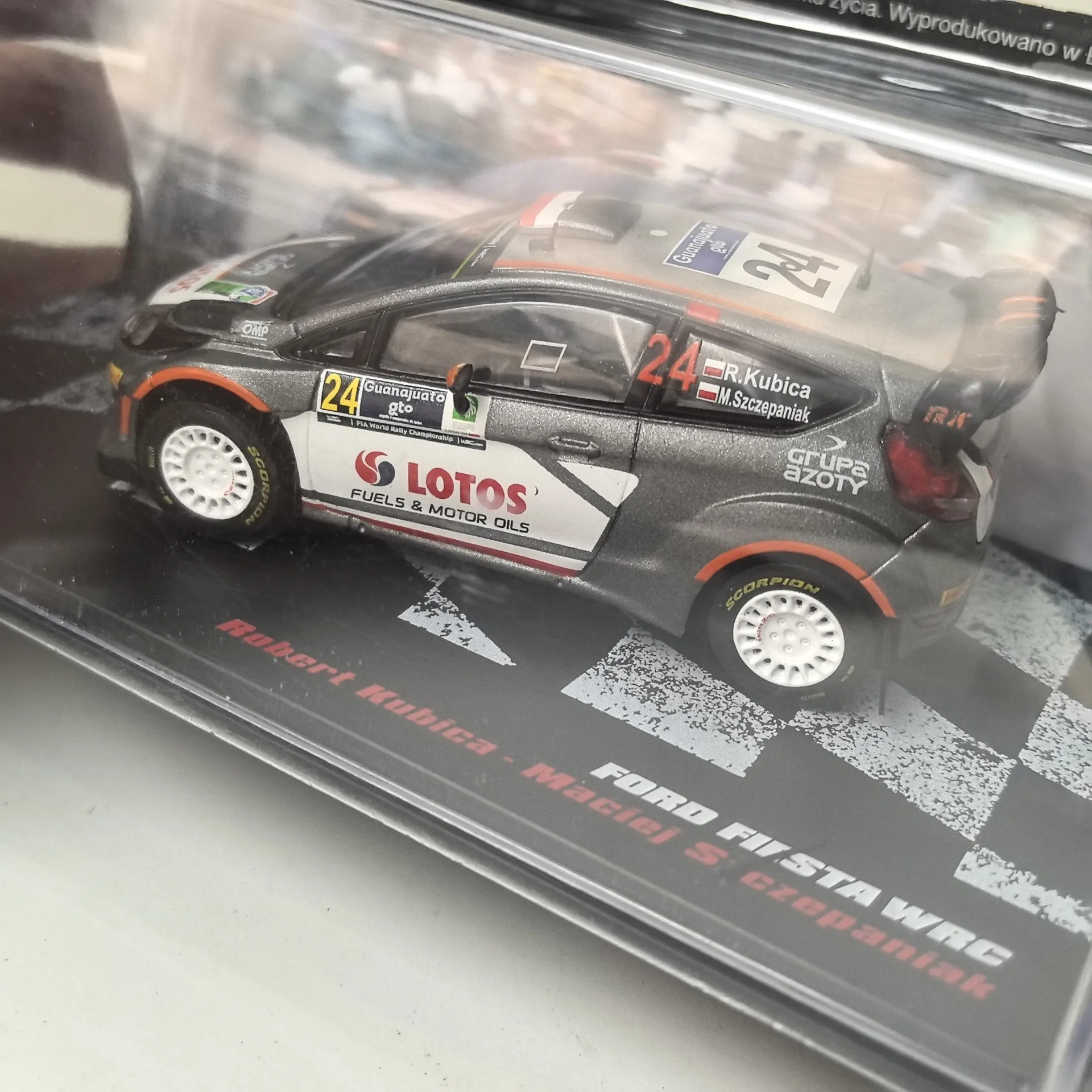 Фото Коллекционная модель IXO в масштабе 1/43 FORD FIESTA WRC # 24 2015 72 Модель автомобиля из сплава №4