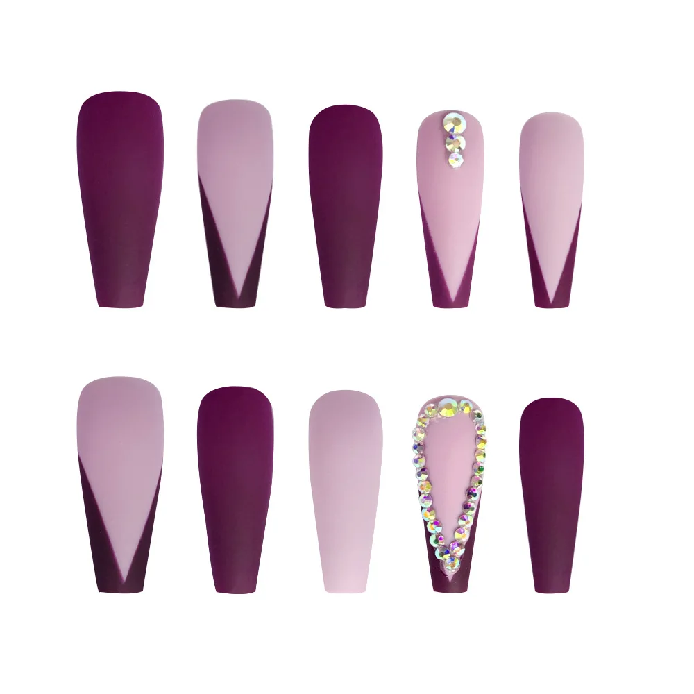 Французские накладные ногти V-образной формы с бриллиантами матовые полностью