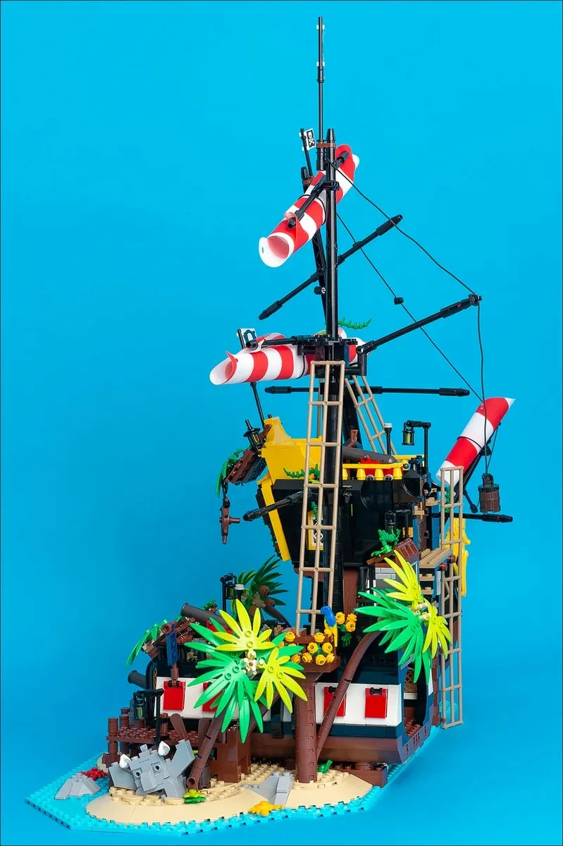 IN STOCK 2545 PCS Pirates of Barracuda Bay Building Blocks Bricks Compatible 21322 698998 Kid Birthday Christmas Gifts