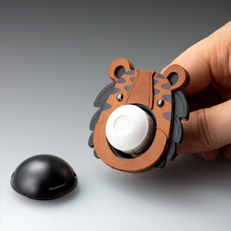 

Автомобильный освежитель воздуха с хорошим запахом, кожаный автомобильный освежитель воздуха с зажимом для вентиляции, металлический автомобильный ароматизатор, милый Золотой тигр, мультяшное украшение, лучший подарок