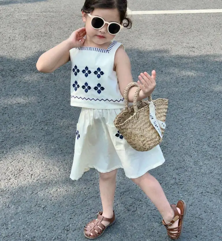 

Retail 2023 New Baby Girls Summer Cotton Embroidery Sets, Top + Skirts 2-7 T