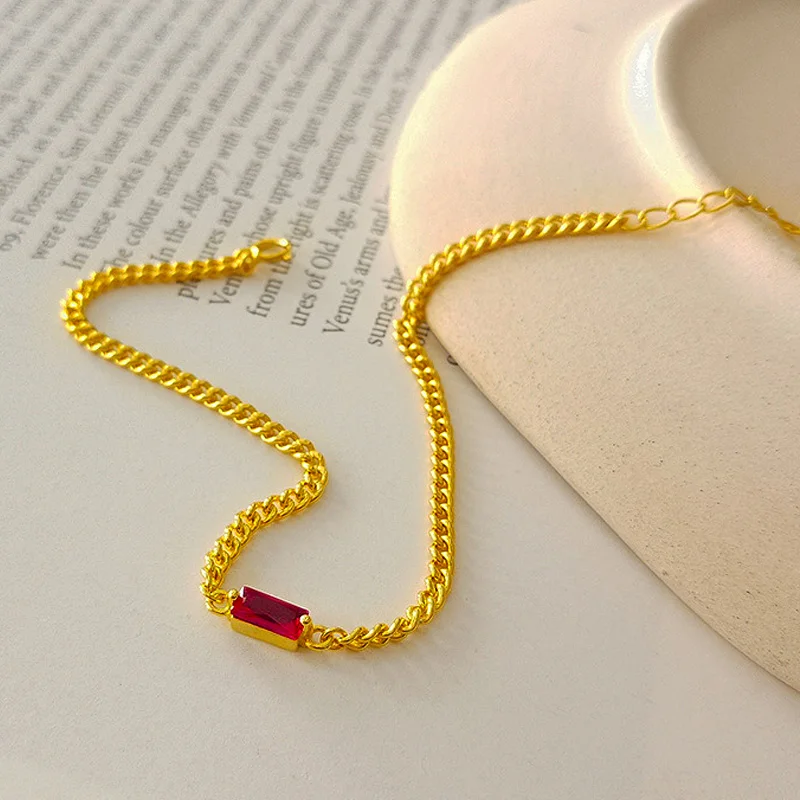 

Браслет-цепочка из серебра 925 пробы с красным Цирконом