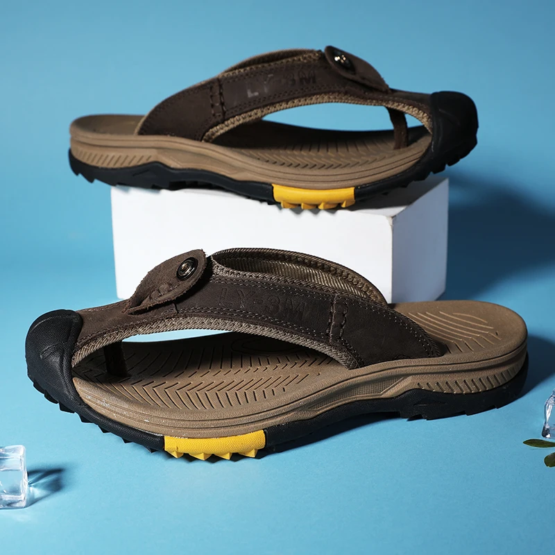 Summer Men Flip Flops Casual Beach Sandals Non-slip Flat Shoes Outdoor Slippers Home Bathing Shoes For Men Outdoor Sandals