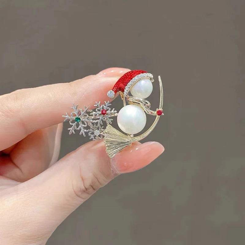 

Luxury Exquisite Imitation pearl Christmas Brooch Pin Snowman Garland Fashion Jewelry Gift Christmas Decoration Brooches