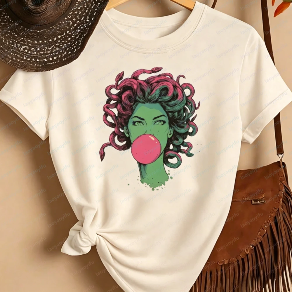 Фото Футболка с графическим принтом Medusa Bubblegum, повседневный топ с короткими рукавами и круглым вырезом для женщин, одежда на лето и весну №2