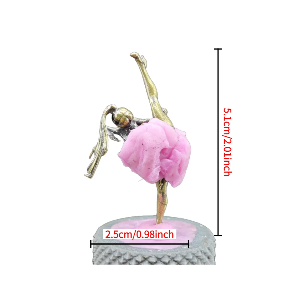 

Латунная статуэтка девушки