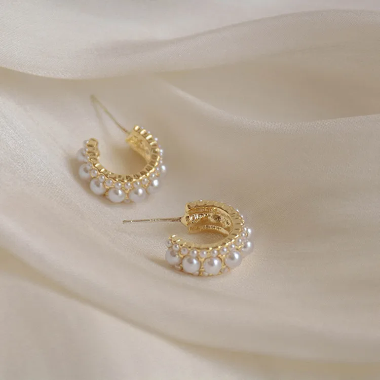 

Fashionable Temperament High-end Earrings Niche Pearl C-shaped Earrings Geometric Simple Cold Wind Female Retro Earrings Tide