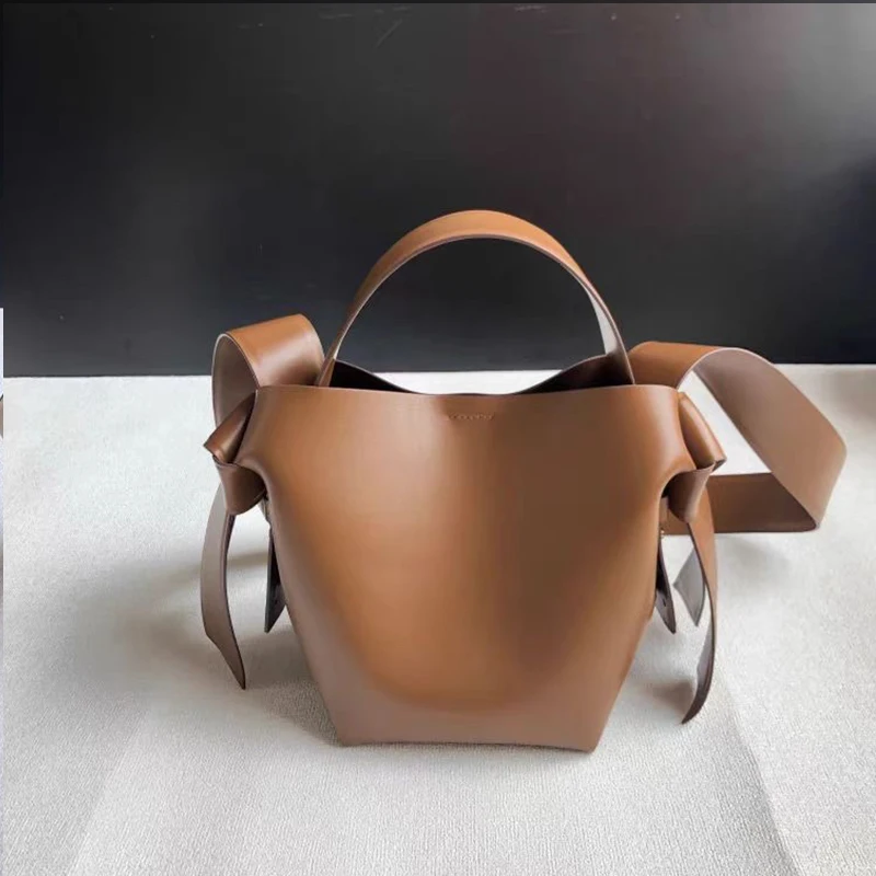 2025 autumn and winter new leather women's bag bucket advanced sense niche design single shoulder crossbody