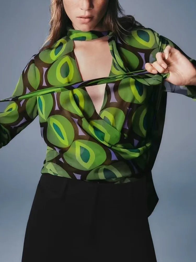 

TRAF New Women Geometric Bow Collar Blouses Shirt 2022 Spring Autumn Causal Long Sleeved Thin Tops Single Breasted T-Shirts