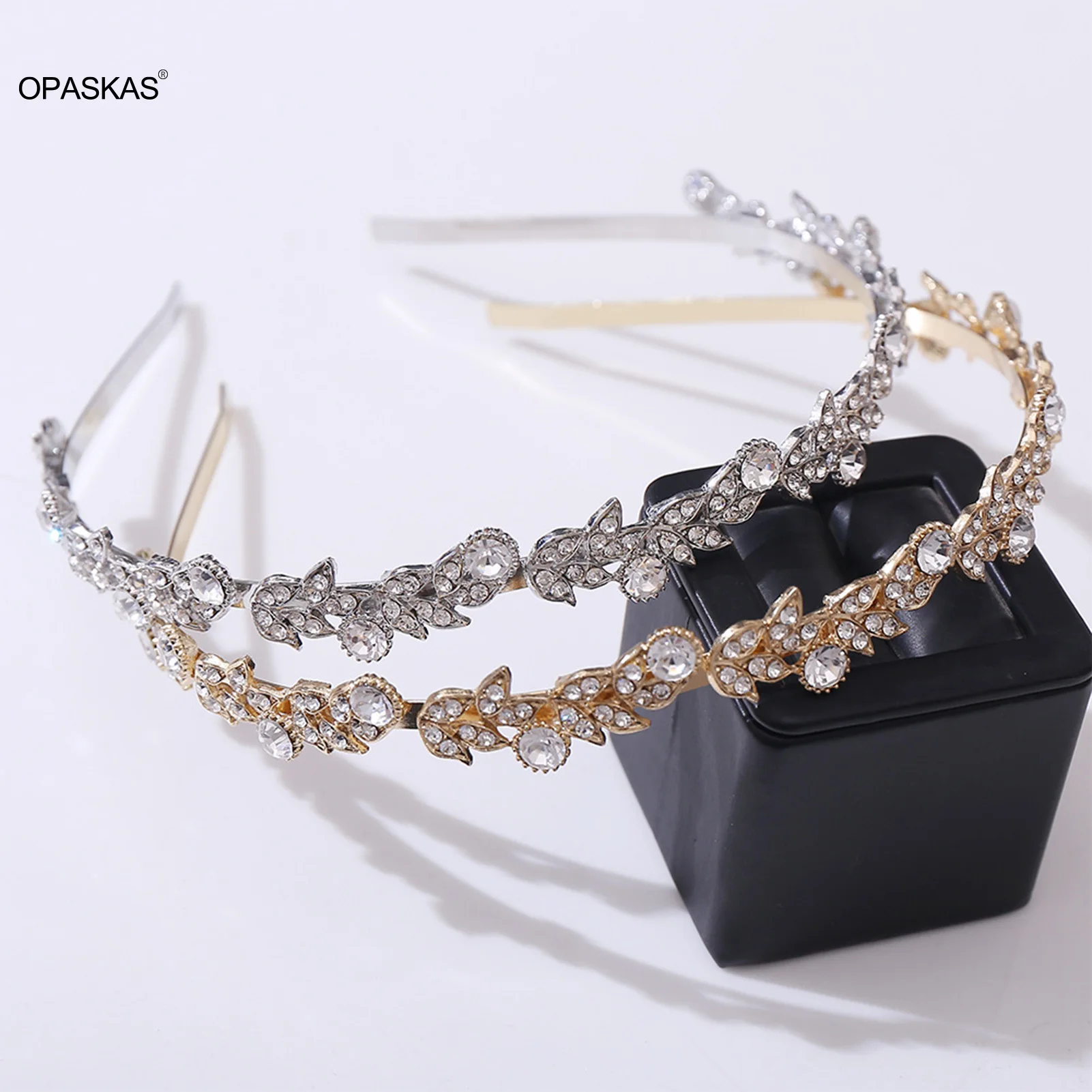 

Wedding Hair Hoop Tiaras Bride Crown Headdress Metal Crystal Headpiece Trendy Girls Birthday Hairbands Simple Noiva Hair Jewelry