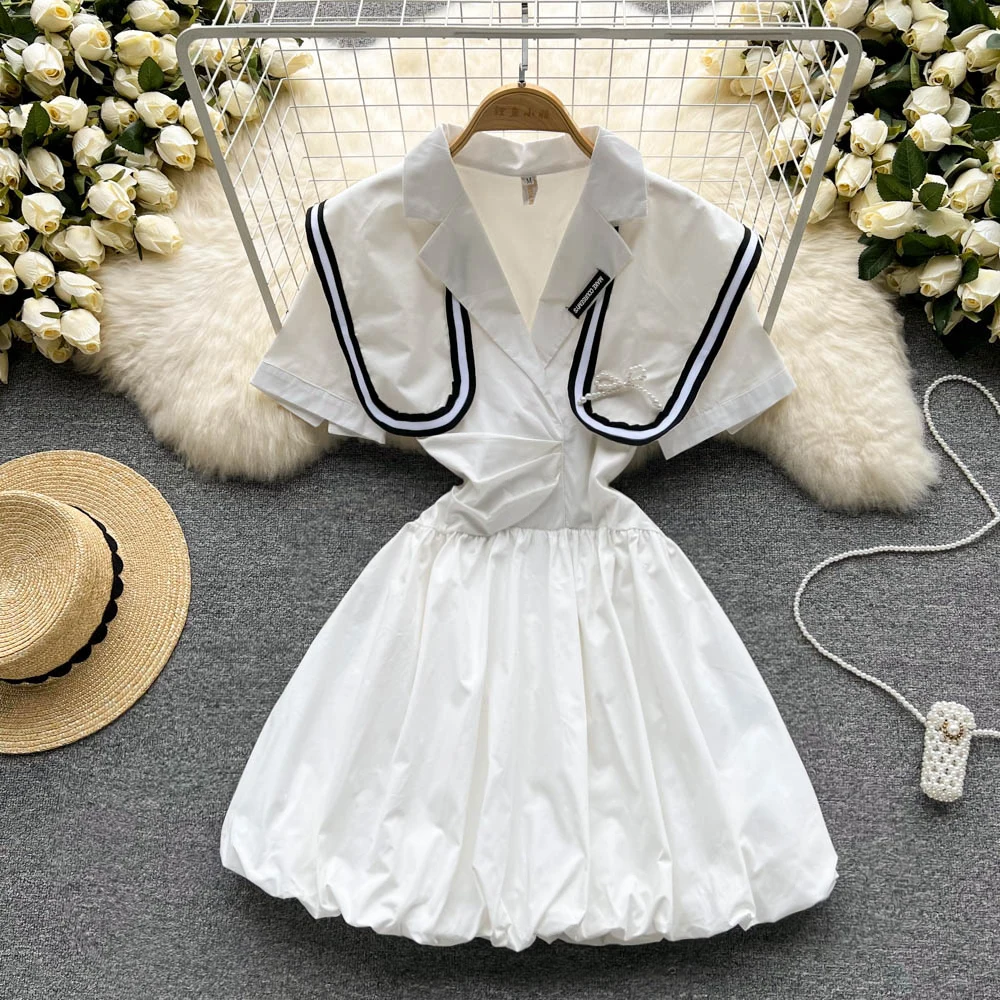 

Женское Короткое платье-трапеция с отложным воротником и коротким рукавом