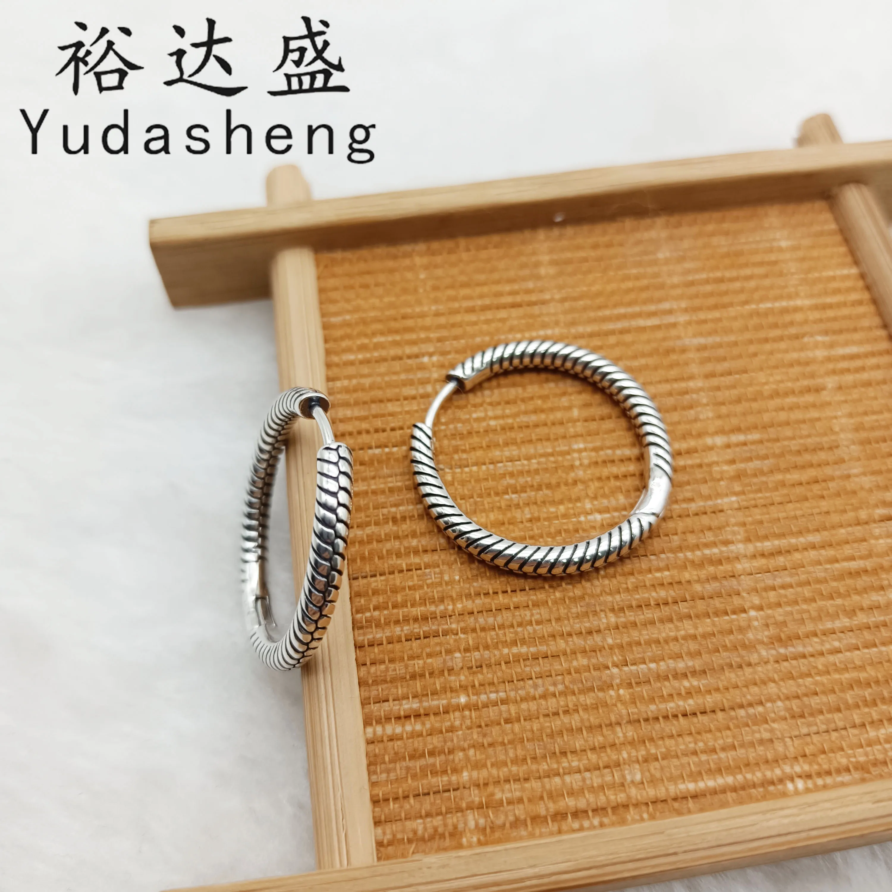 

High Quality Jewelry Moments Charm Hoop Earrings