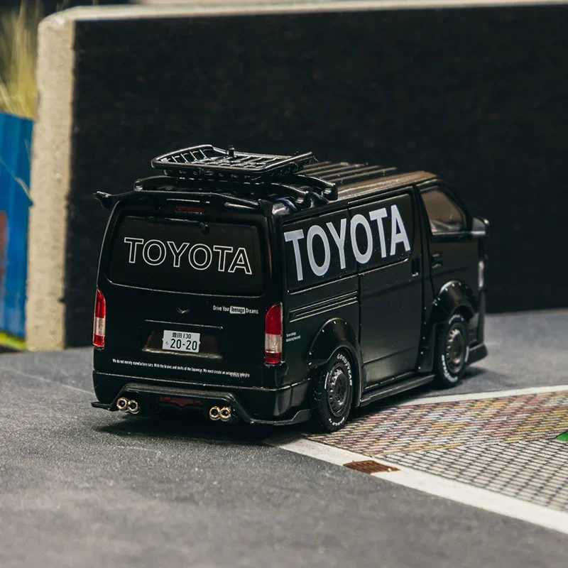 В наличии Tarmac Works TW 1:64 Hiace Ван с морским львом и багажником из сплава