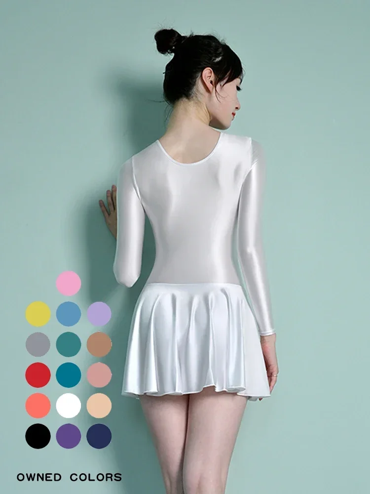 Атласное гладкое глянцевое платье жирная юбка с длинным рукавом и промежностью