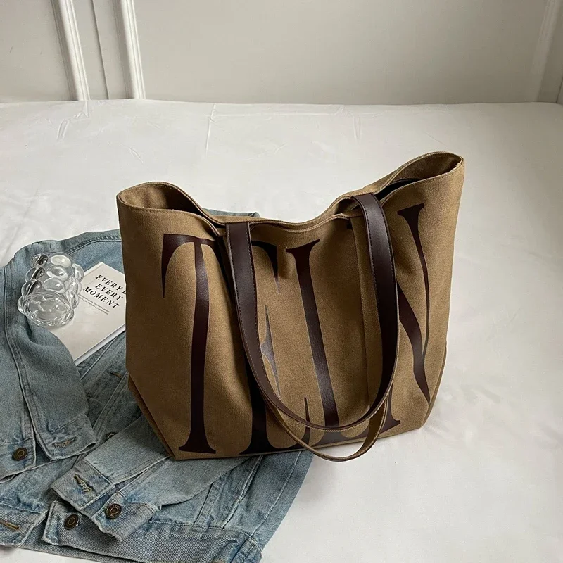 Повседневные вместительные однотонные сумки-тоуты новинка 2024