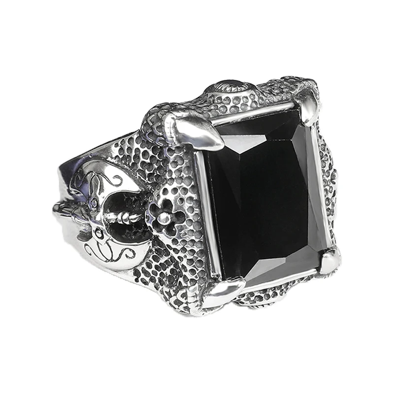 

Мужское серебряное кольцо с фианитом, в виде дракона