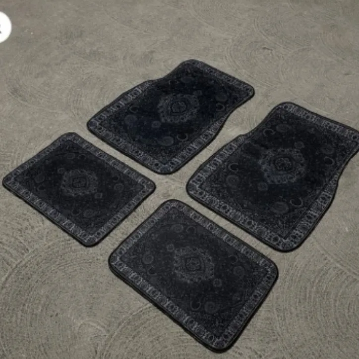 

Полиэстеровые автомобильные коврики