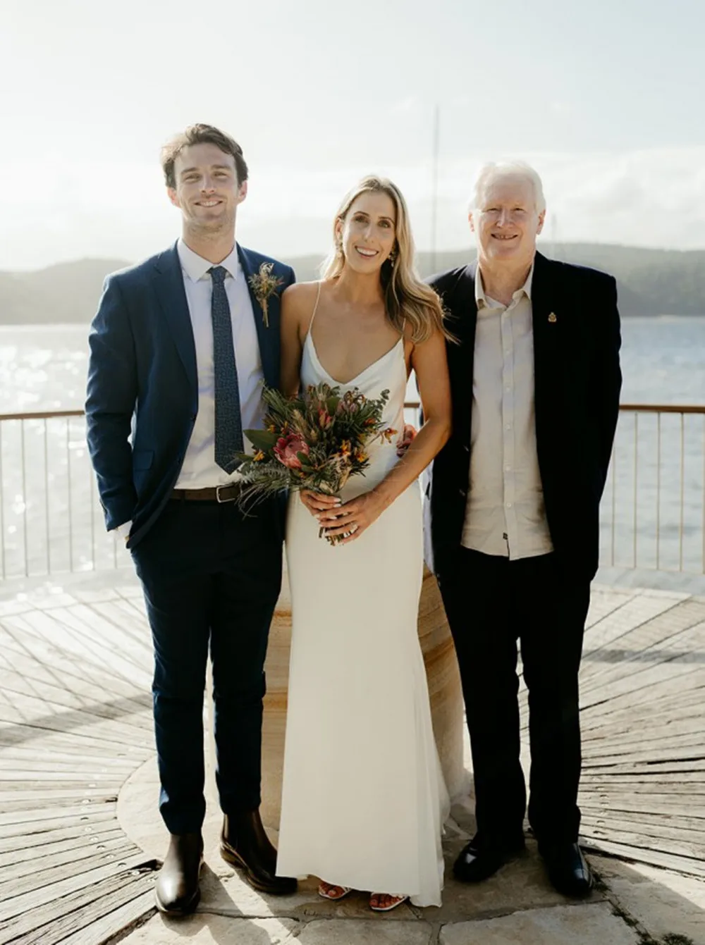 Рисунок 3 - Женское платье с открытой спиной