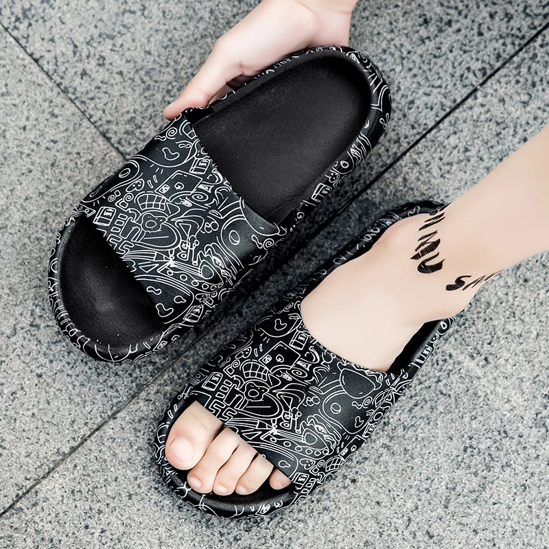 

Women Slipper Cartoon Alien Pattern Outdoor Beach Non-slip Woman Slippers Couple Bathroom Sandals Summer New Female Shoes