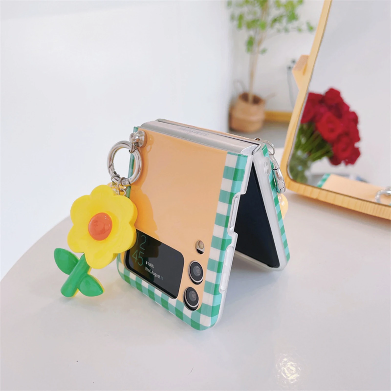 Folding Case for Samsung Galaxy Z Flip 4 5G Hard PC Smartphone Case with Flower Pendant Shockproof Phone Case Protection Cover